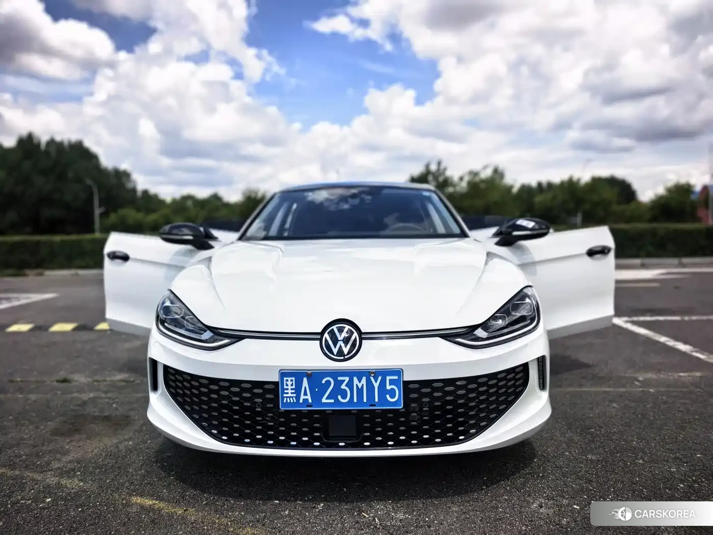 Volkswagen Lamando 2023 Белый из Китая