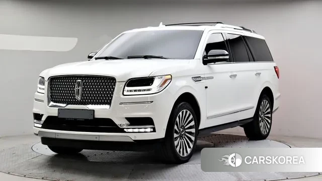 Lincoln Navigator 4th generation 2021 Белый из Кореи