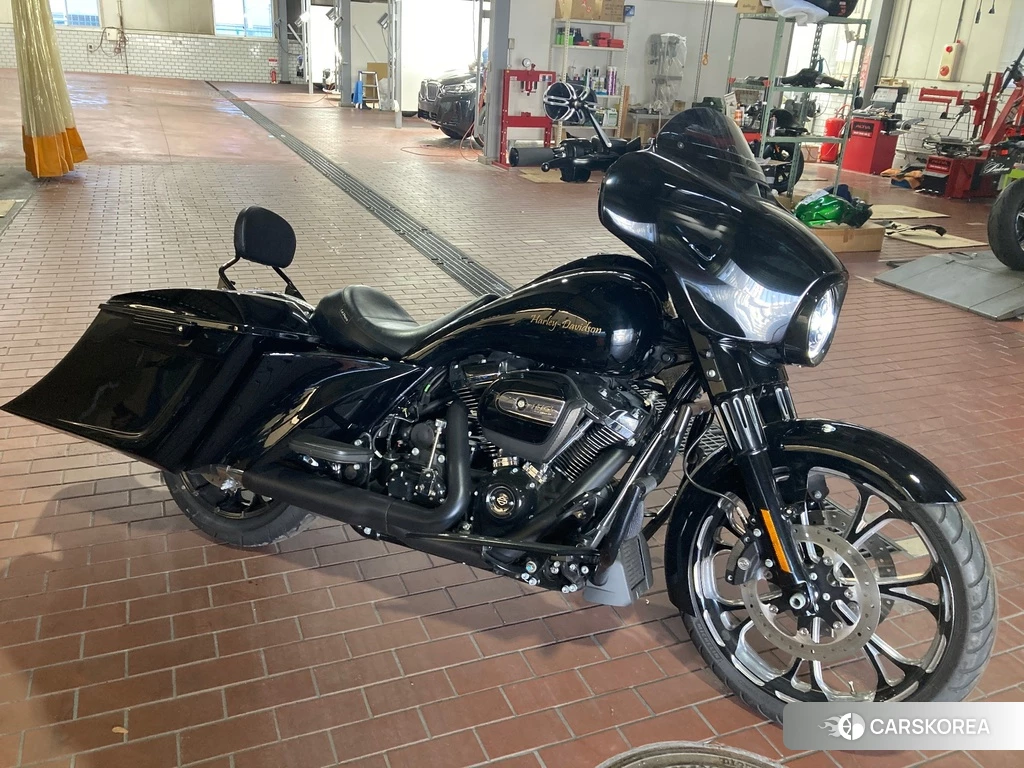Проданный Harley-Davidson Street Glide FLHXS1690 2019 из Японии