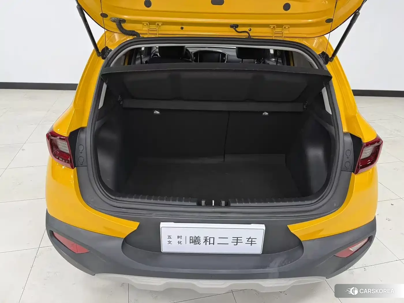 Kia KX1 2023 Yellow/orange из Китая