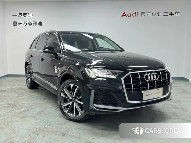 Audi Q7 2023 Черный из Китая
