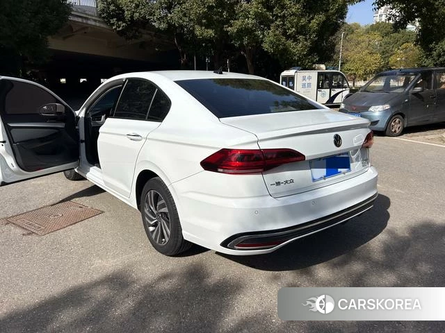 Volkswagen Bora 2022 Белый из Китая