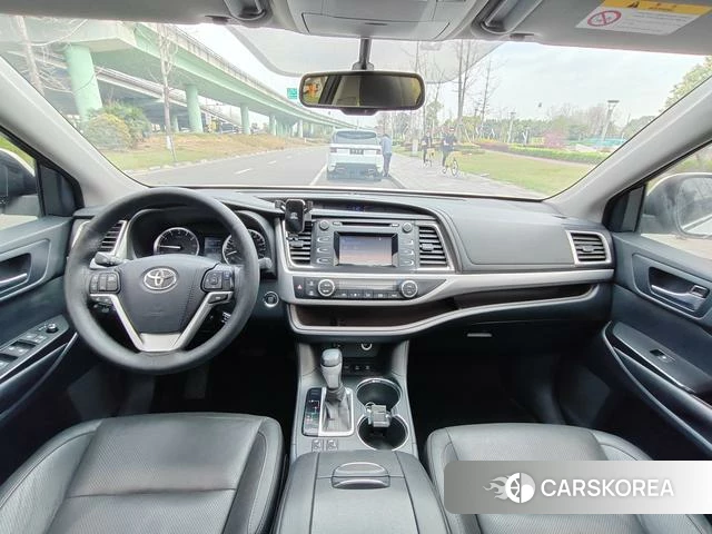 Toyota Highlander 2018 Белый из Китая
