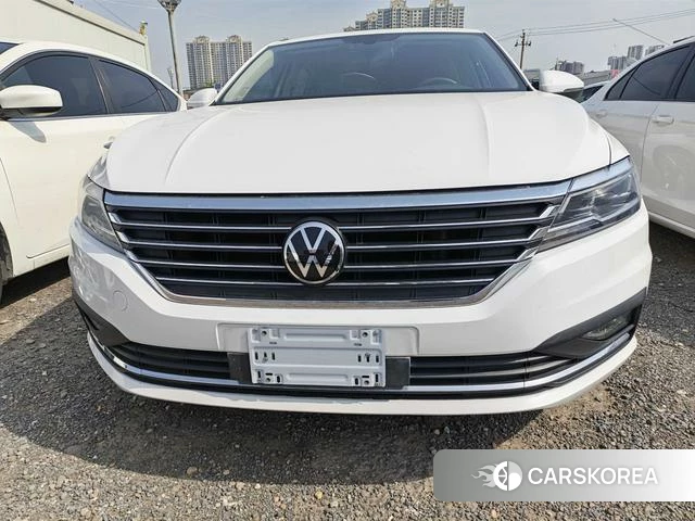 Volkswagen Lavida 2021 Белый из Китая