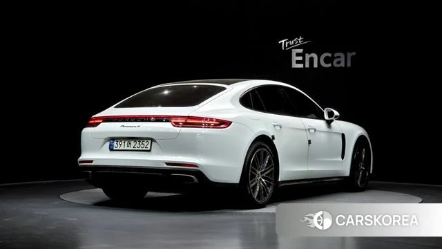 Porsche Panamera (971) 2018 Белый из Кореи
