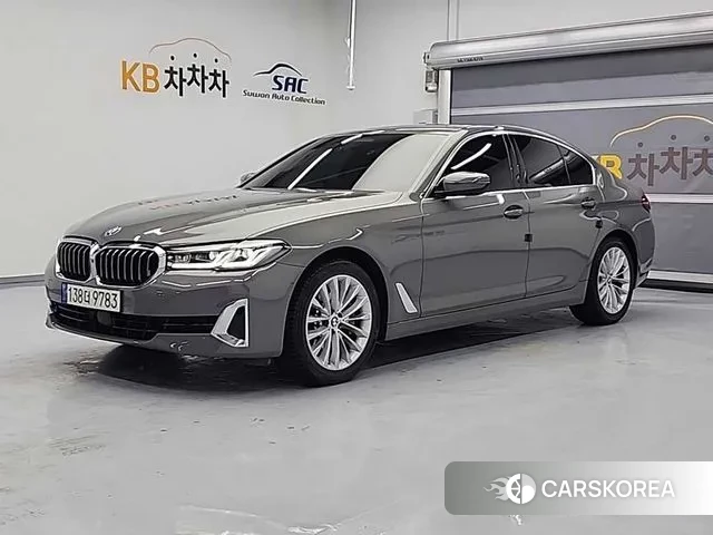 BMW 5 Series (G30) 2021 Серебристо-серый из Кореи