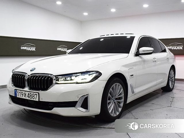 BMW 5 Series (G30) 2022 Белый из Кореи
