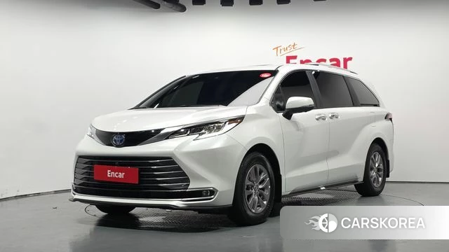 Toyota Sienna 4th Generation 2025 Белый из Кореи