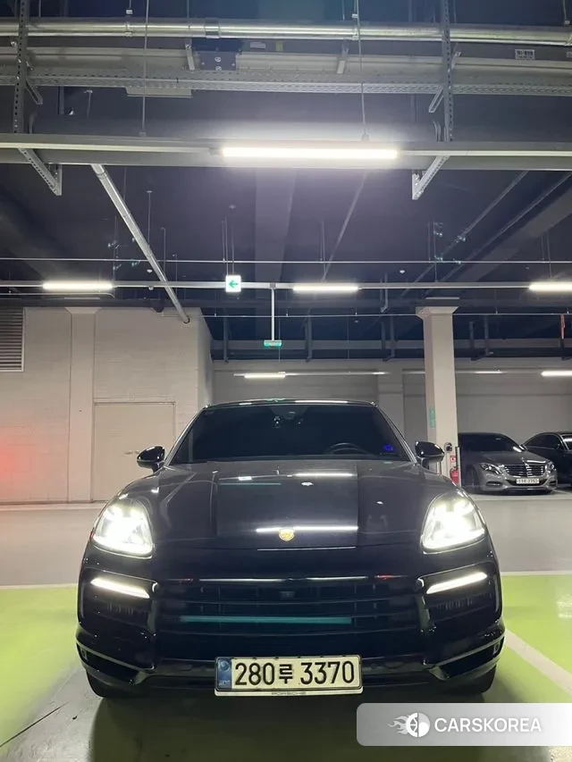 Porsche Cayenne (PO536) 2020 Черный из Кореи