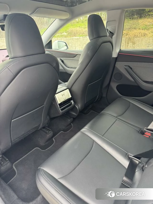 Tesla Model Y 2025 Белый из Китая