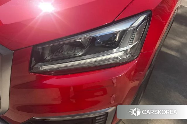 Audi Q2L e-tron 2021 Красный из Китая