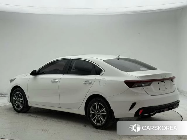 Kia K3 2023 Белый из Китая