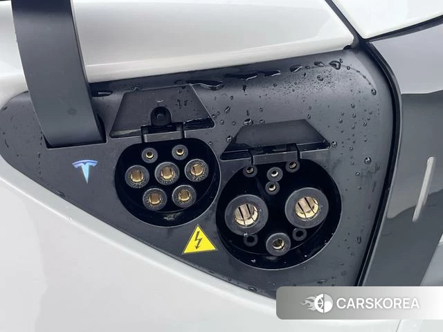 Tesla Model Y 2026 Белый из Китая