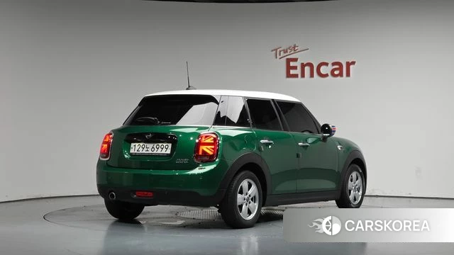 Mini Cooper 2021 Зеленый из Кореи
