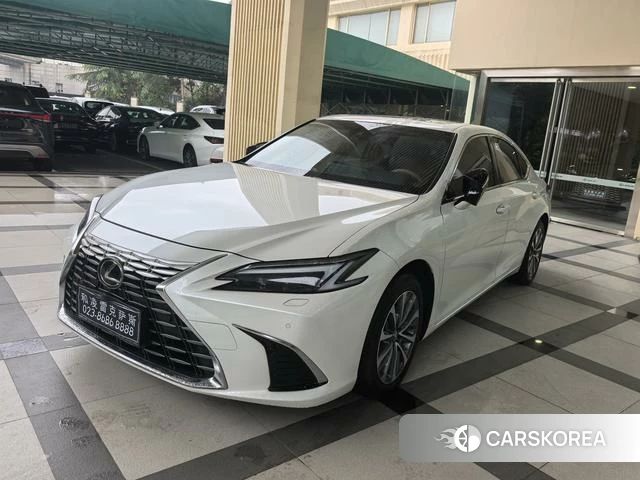 Lexus ES 2025 Белый из Китая
