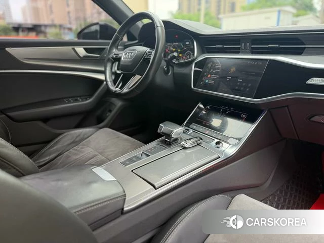 Audi A6L 2021 Черный из Китая