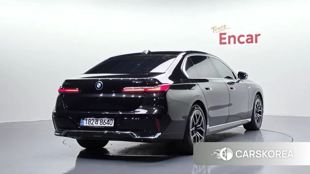 BMW 7 Series (G70) 2024 Черный из Кореи