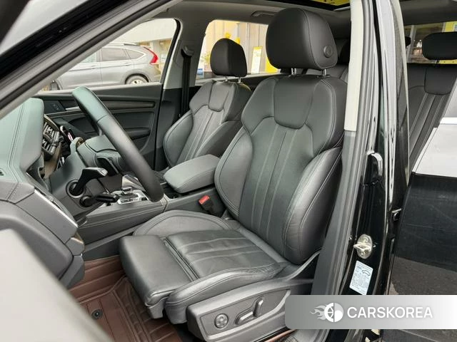 Audi Q5L 2022 Черный из Китая
