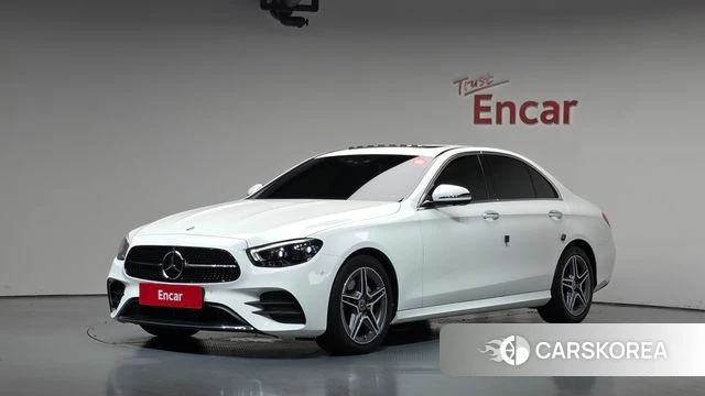 Mercedes-Benz E-Class W213 2023 Белый из Кореи
