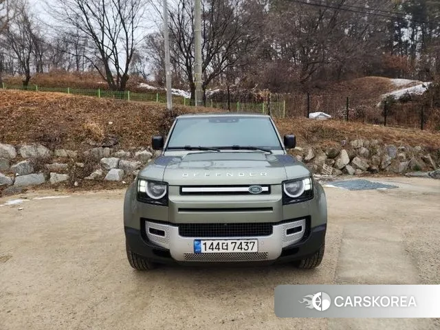 Land Rover Defender (L663) 2021 Зеленый из Кореи