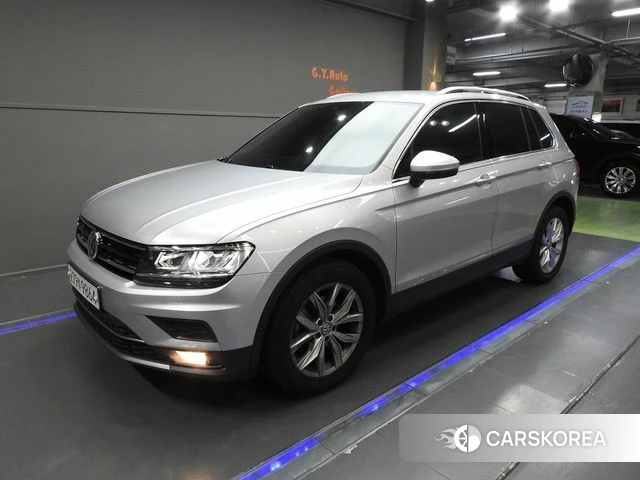 Volkswagen Tiguan second Generation 2020 Серебристо-серый из Кореи