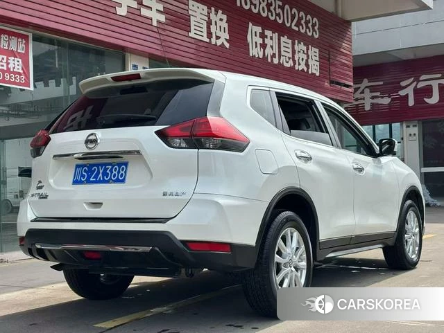 Nissan Qijun 2023 Белый из Китая