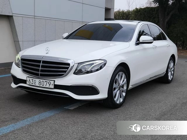 Mercedes-Benz E-Class W213 2019 Жемчужный цвет из Кореи