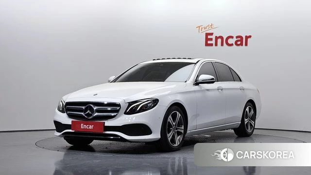 Mercedes-Benz E-Class W213 2019 Белый из Кореи