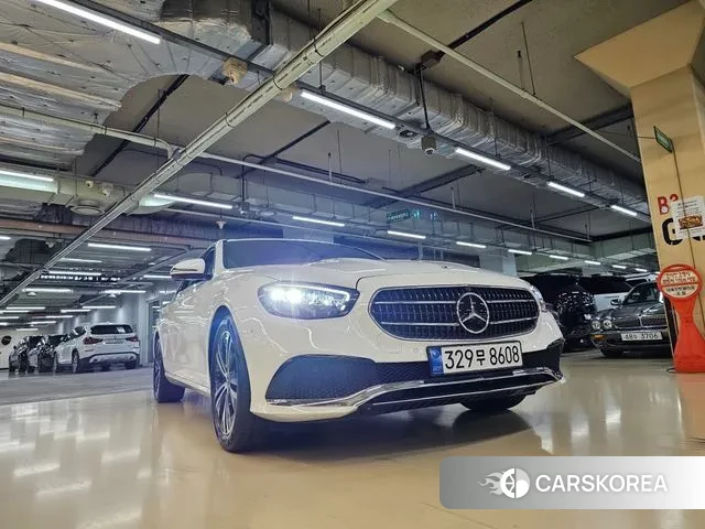 Mercedes-Benz E-Class W213 2022 Белый из Кореи