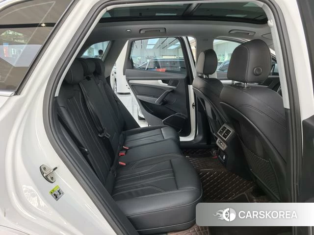 Audi Q5L 2022 Белый из Китая