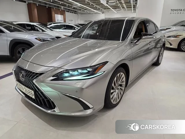 Lexus ES300h 7th generation 2023 Песочный из Кореи