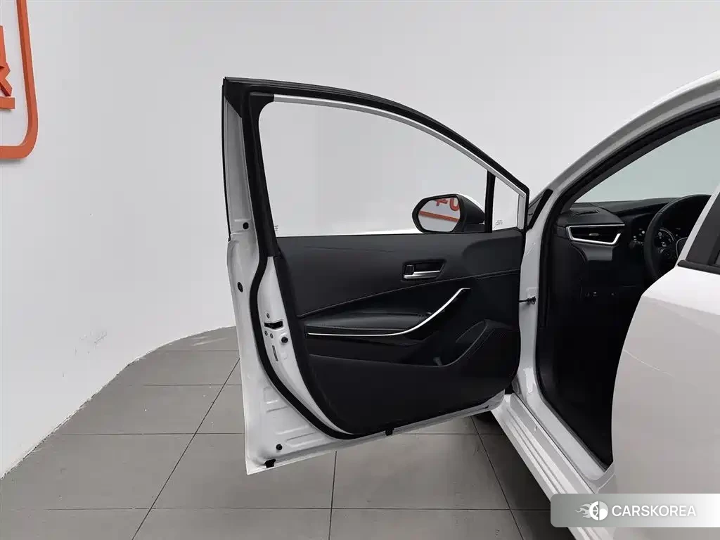Toyota Corolla 2025 Белый из Китая