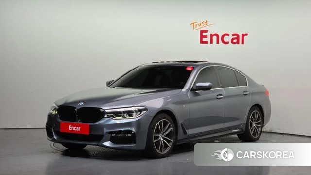 BMW 5 Series (G30) 2018 Серебристо-серый из Кореи