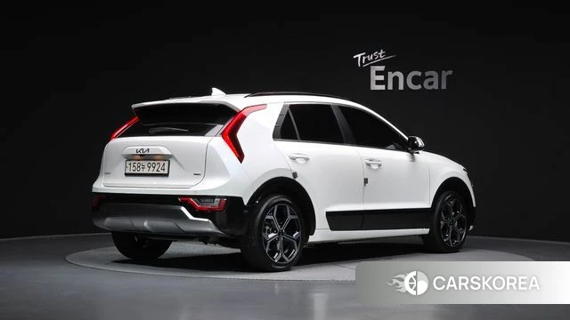 Kia Di Ol Nu Niro 2022 Белый из Кореи
