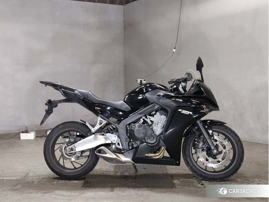 Проданный Honda CBR650F 2015 из Японии