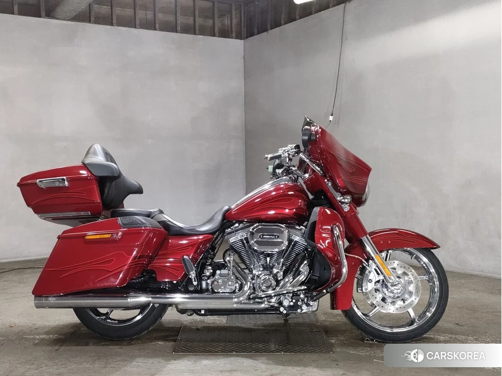 Проданный Harley-Davidson Street Glide FLHXSE1800 CVO 2016 из Японии