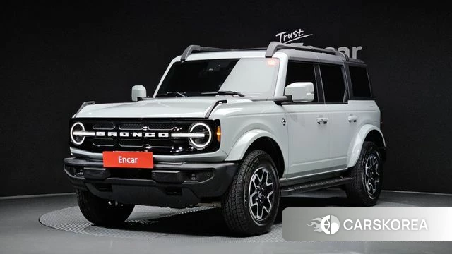 Ford Bronco 6th Generation 2023 Светло-серебряный цвет из Кореи