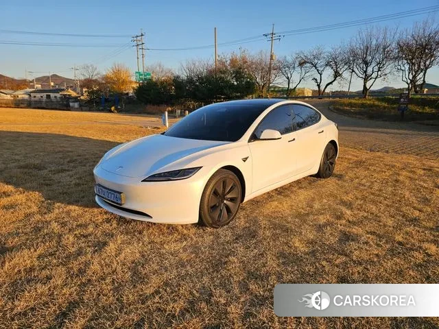 Tesla Model 3 2024 Белый из Кореи