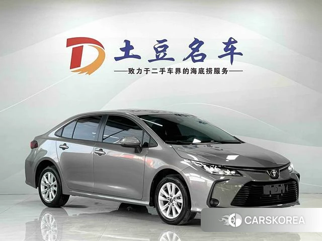 Toyota Corolla 2023 Серебристо-серый из Китая