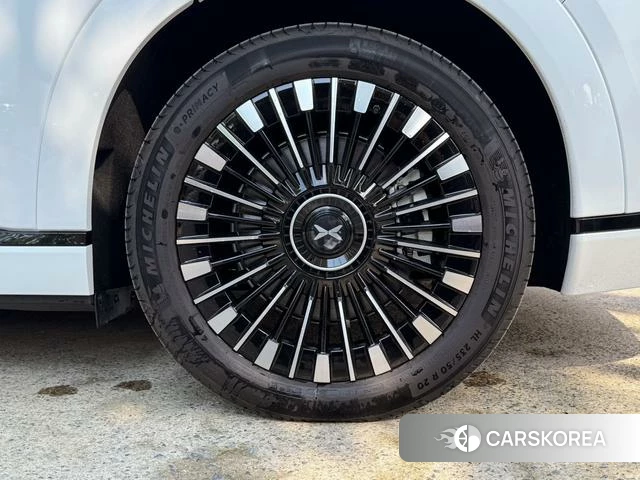 Xiaopeng Motors Xiaopeng X9 2025 Белый из Китая