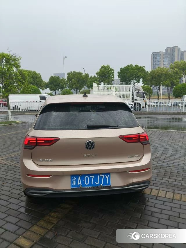 Volkswagen Golf 2021 Шампань из Китая
