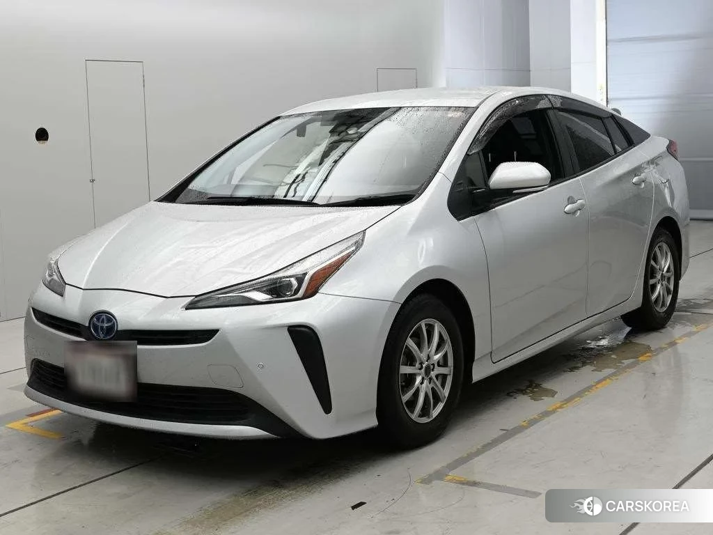 Toyota Prius 2022 из Японии