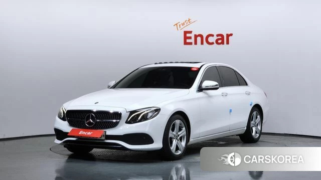 Mercedes-Benz E-Class W213 2018 Белый из Кореи