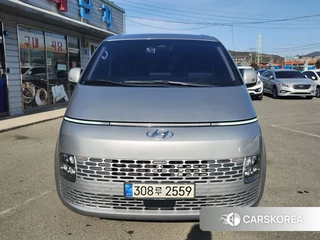 Hyundai Staria 2021 Серебряный из Кореи
