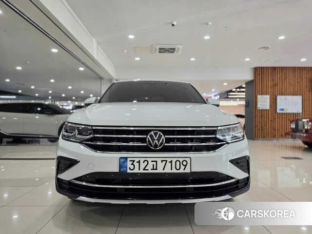 Volkswagen Tiguan second Generation 2022 Белый из Кореи