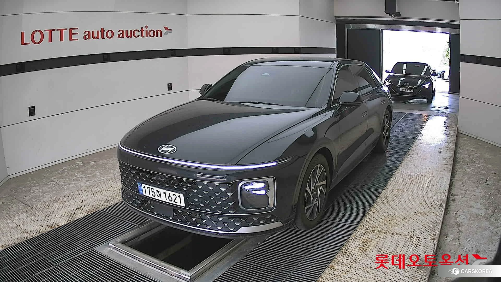 Hyundai Grandeur 2023 Abyss Black Pearl из Кореи