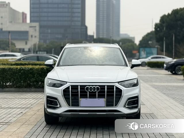 Audi Q5L 2021 Белый из Китая