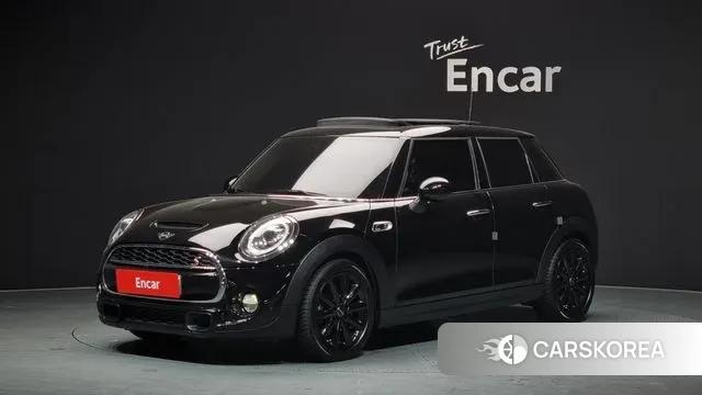 Mini Cooper 2018 Черный из Кореи