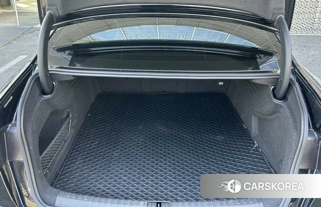 Audi A6L 2023 Черный из Китая