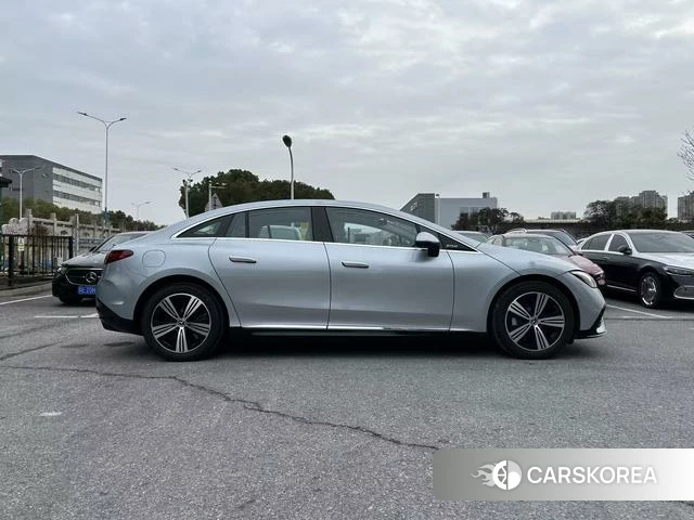 Mercedes-Benz EQE 2025 Серебристо-серый из Китая
